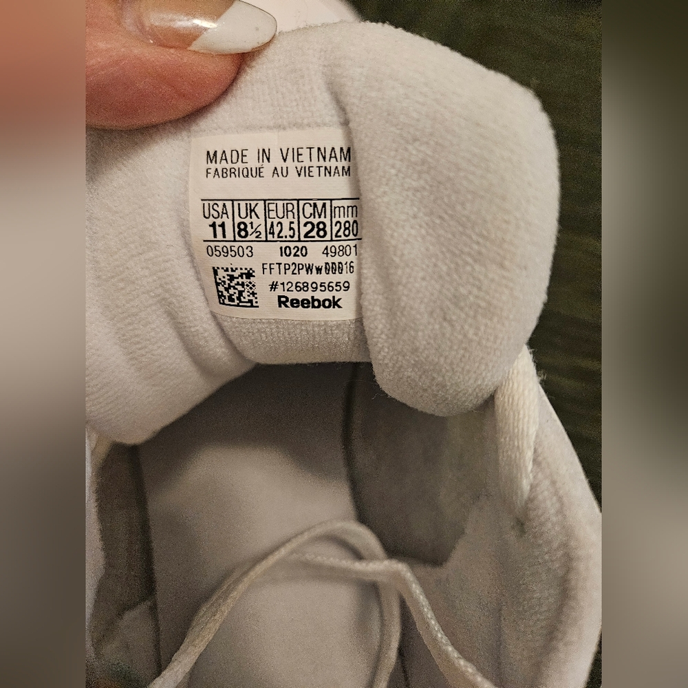 NIB Classic Reebok kicks! - Picture 4 of 5